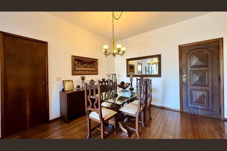 Apartamento à venda com 113m², 2 quartos e 1 vagaSala de jantar