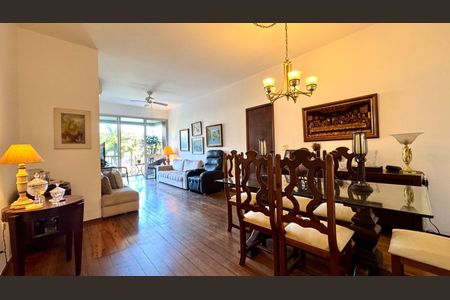 Apartamento à venda com 113m², 2 quartos e 1 vagaSala de jantar