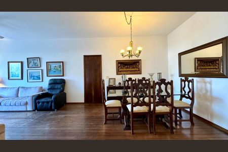 Apartamento à venda com 113m², 2 quartos e 1 vagaSala de jantar