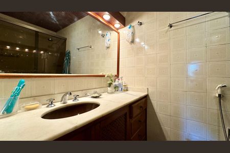 Apartamento à venda com 113m², 2 quartos e 1 vagaBanheiro