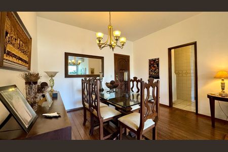 Apartamento à venda com 113m², 2 quartos e 1 vagaSala de jantar