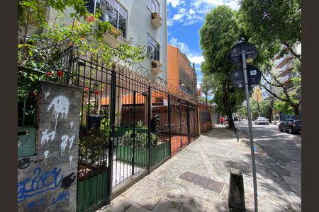 Apartamento para alugar com 65m², 2 quartos e sem vaga