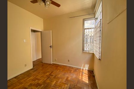 Apartamento para alugar com 65m², 2 quartos e sem vaga