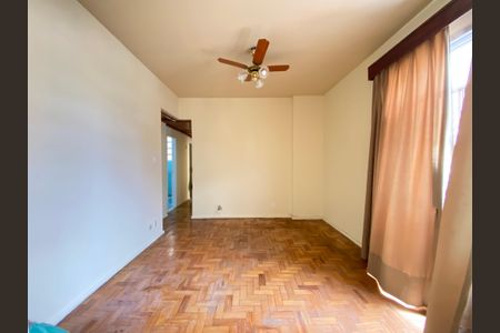 Apartamento para alugar com 65m², 2 quartos e sem vaga