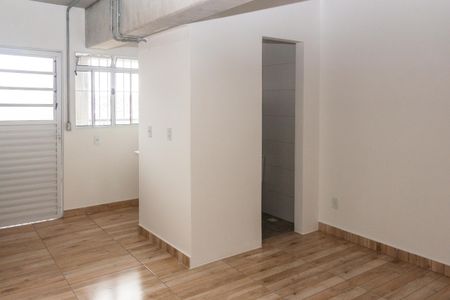 Quarto/Cozinha de kitnet/studio para alugar com 1 quarto, 20m² em Jardim Domitila, São Paulo