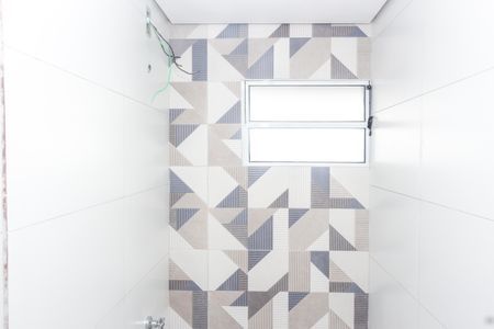 Banheiro de kitnet/studio para alugar com 1 quarto, 20m² em Jardim Domitila, São Paulo