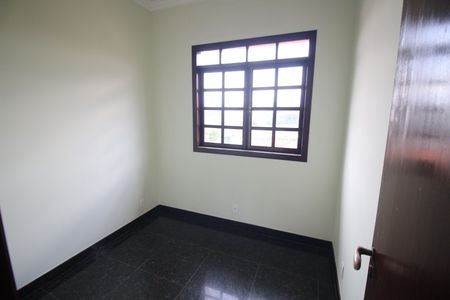 Quarto 1 de casa à venda com 6 quartos, 450m² em Santa Helena, Belo Horizonte
