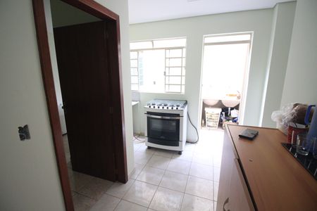 Casa à venda com 450m², 6 quartos e 4 vagasCozinha 2