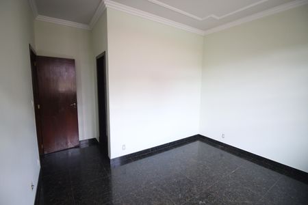 Quarto 2 de casa à venda com 6 quartos, 450m² em Santa Helena, Belo Horizonte