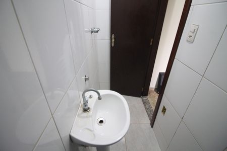 Casa à venda com 450m², 6 quartos e 4 vagasBanheiro 3