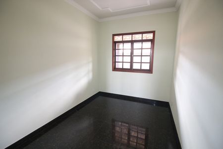 Casa à venda com 450m², 6 quartos e 4 vagasQuarto 3
