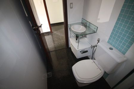 Casa à venda com 450m², 6 quartos e 4 vagasSuite Quarto 2