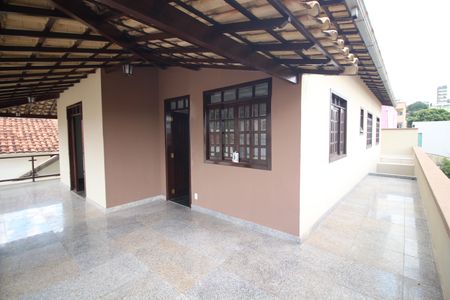 Casa à venda com 450m², 6 quartos e 4 vagasQuintal