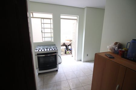 Casa à venda com 450m², 6 quartos e 4 vagasCozinha 2