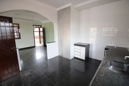 Casa à venda com 450m², 6 quartos e 4 vagasCozinha