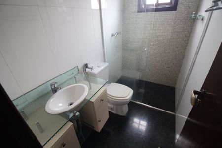 Casa à venda com 450m², 6 quartos e 4 vagasBanheiro