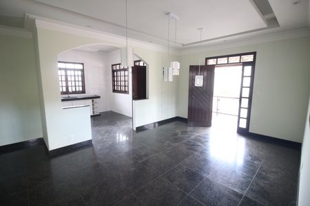 Sala de casa à venda com 6 quartos, 450m² em Santa Helena, Belo Horizonte