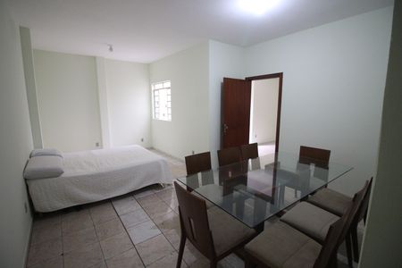 Casa à venda com 450m², 6 quartos e 4 vagasQuarto 5