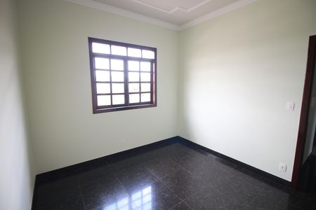 Casa à venda com 450m², 6 quartos e 4 vagasQuarto 4