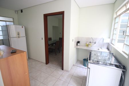 Casa à venda com 450m², 6 quartos e 4 vagasCozinha 2