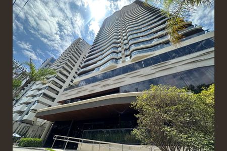 Apartamento para alugar com 123m², 2 quartos e 2 vagas Apartamento para alugar com 123m², 2 quartos e 2 vagasFachada