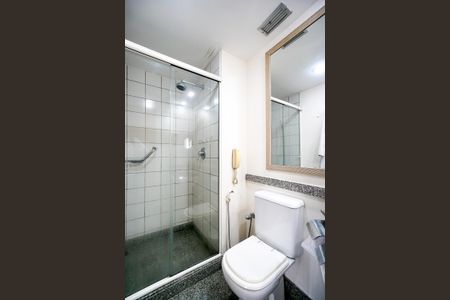 Banheiro da suíte de kitnet/studio à venda com 1 quarto, 28m² em Tatuapé, São Paulo