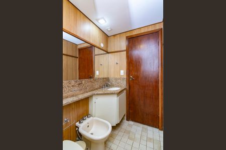 Apartamento para alugar com 260m², 5 quartos e 2 vagas Apartamento para alugar com 260m², 5 quartos e 2 vagasBanheiro Social 1