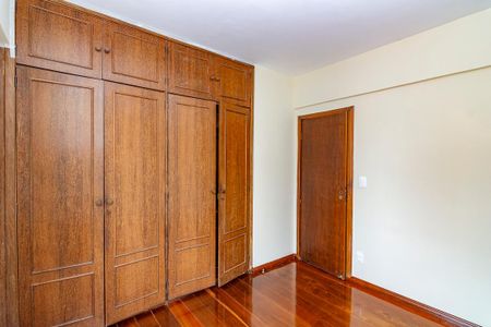 Apartamento para alugar com 260m², 5 quartos e 2 vagas Apartamento para alugar com 260m², 5 quartos e 2 vagasQuarto 2