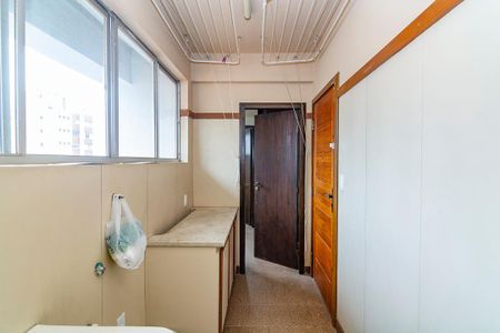 Apartamento para alugar com 260m², 5 quartos e 2 vagas Apartamento para alugar com 260m², 5 quartos e 2 vagasÁrea de Serviço