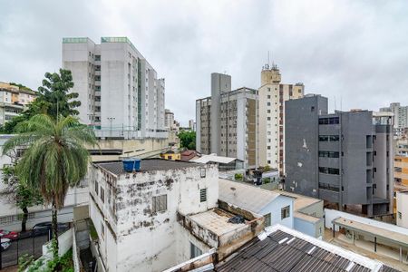 Apartamento para alugar com 260m², 5 quartos e 2 vagas Apartamento para alugar com 260m², 5 quartos e 2 vagasVaranda