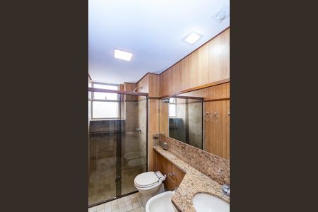 Apartamento para alugar com 260m², 5 quartos e 2 vagas Apartamento para alugar com 260m², 5 quartos e 2 vagasBanheiro Social 1