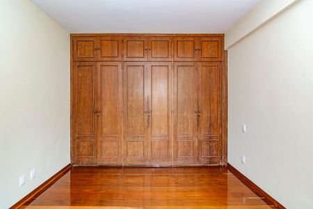 Apartamento para alugar com 260m², 5 quartos e 2 vagas Apartamento para alugar com 260m², 5 quartos e 2 vagasSuíte