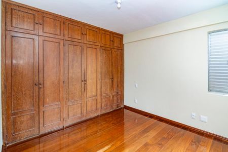 Apartamento para alugar com 260m², 5 quartos e 2 vagas Apartamento para alugar com 260m², 5 quartos e 2 vagasSuíte