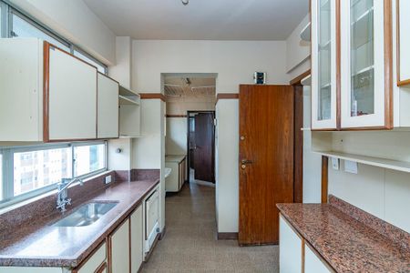 Apartamento para alugar com 260m², 5 quartos e 2 vagas Apartamento para alugar com 260m², 5 quartos e 2 vagasCozinha