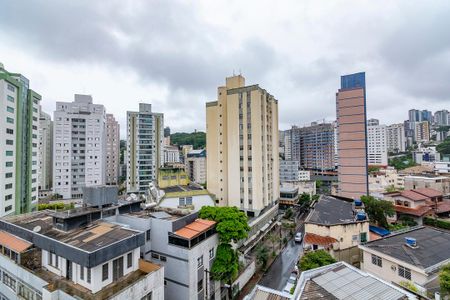Apartamento para alugar com 260m², 5 quartos e 2 vagas Apartamento para alugar com 260m², 5 quartos e 2 vagasVaranda