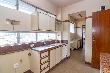 Apartamento para alugar com 260m², 5 quartos e 2 vagas Apartamento para alugar com 260m², 5 quartos e 2 vagasCozinha