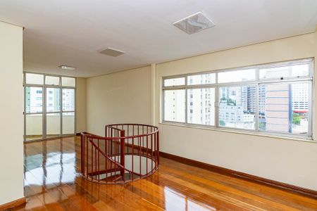 Apartamento para alugar com 260m², 5 quartos e 2 vagas Apartamento para alugar com 260m², 5 quartos e 2 vagasSala 2