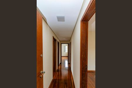 Apartamento para alugar com 260m², 5 quartos e 2 vagas Apartamento para alugar com 260m², 5 quartos e 2 vagasCorredor