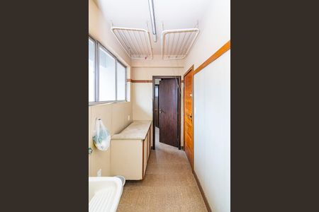 Apartamento para alugar com 260m², 5 quartos e 2 vagas Apartamento para alugar com 260m², 5 quartos e 2 vagasÁrea de Serviço