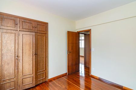 Apartamento para alugar com 260m², 5 quartos e 2 vagas Apartamento para alugar com 260m², 5 quartos e 2 vagasQuarto 4