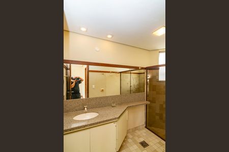 Apartamento para alugar com 260m², 5 quartos e 2 vagas Apartamento para alugar com 260m², 5 quartos e 2 vagasBanheiro Social 2