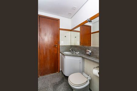 Apartamento para alugar com 260m², 5 quartos e 2 vagas Apartamento para alugar com 260m², 5 quartos e 2 vagasBanheiro da Suíte