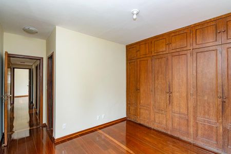 Apartamento para alugar com 260m², 5 quartos e 2 vagas Apartamento para alugar com 260m², 5 quartos e 2 vagasSuíte