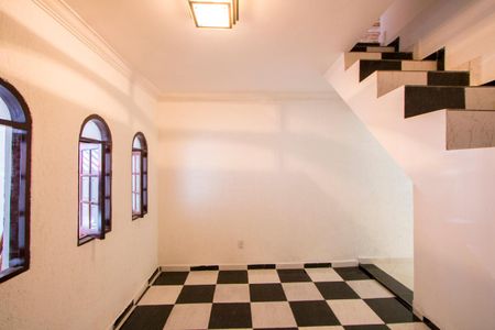 Casa para alugar com 180m², 3 quartos e 2 vagasSala