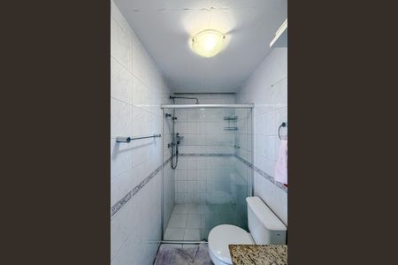 Studio à venda com 45m², 1 quarto e 2 vagas Studio à venda com 45m², 1 quarto e 2 vagasBanheiro