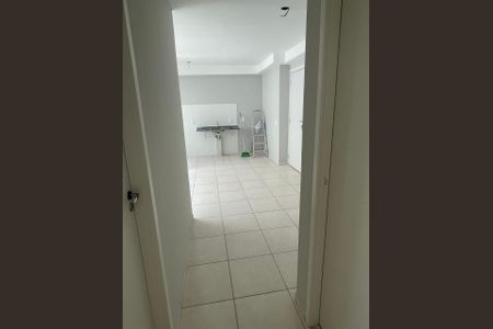 Sala de apartamento para alugar com 2 quartos, 44m² em Parque Colúmbia, Rio de Janeiro