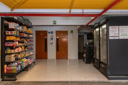 Apartamento para alugar com 55m², 2 quartos e 1 vagaÁrea comum - Mini Mercado