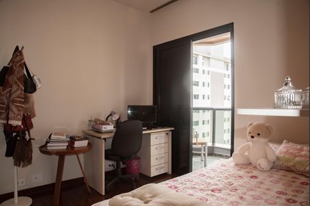 Apartamento à venda com 167m², 3 quartos e 2 vagasQuarto 2