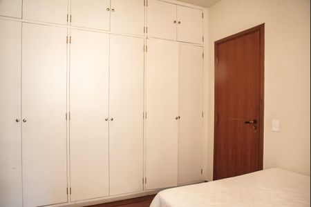 Apartamento à venda com 167m², 3 quartos e 2 vagasQuarto 1