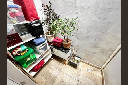 Apartamento à venda com 41m², 2 quartos e sem vaga Apartamento à venda com 41m², 2 quartos e sem vagaJardim de Inverno